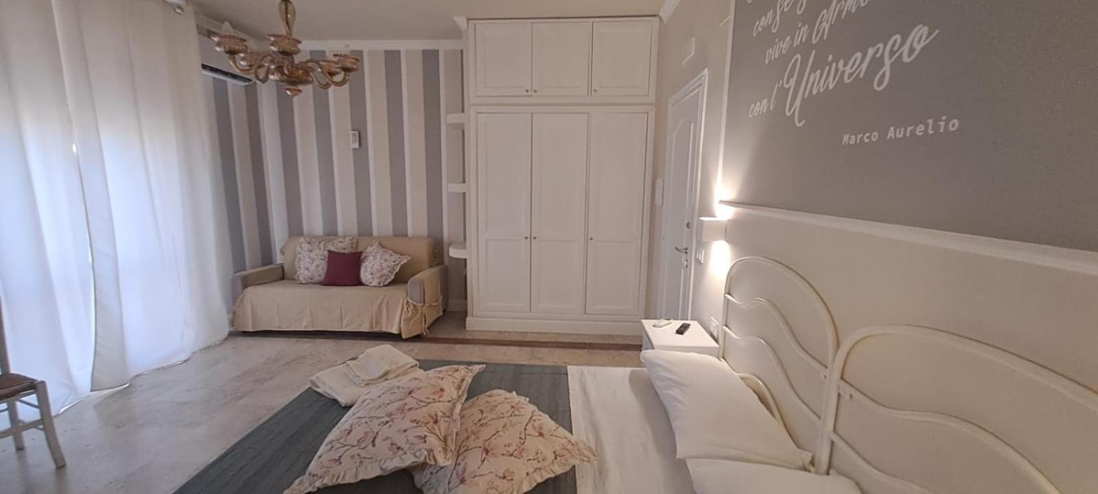 Bed and Breakfast Chez Tata' - Sce Tata Rossano Stazione Экстерьер фото